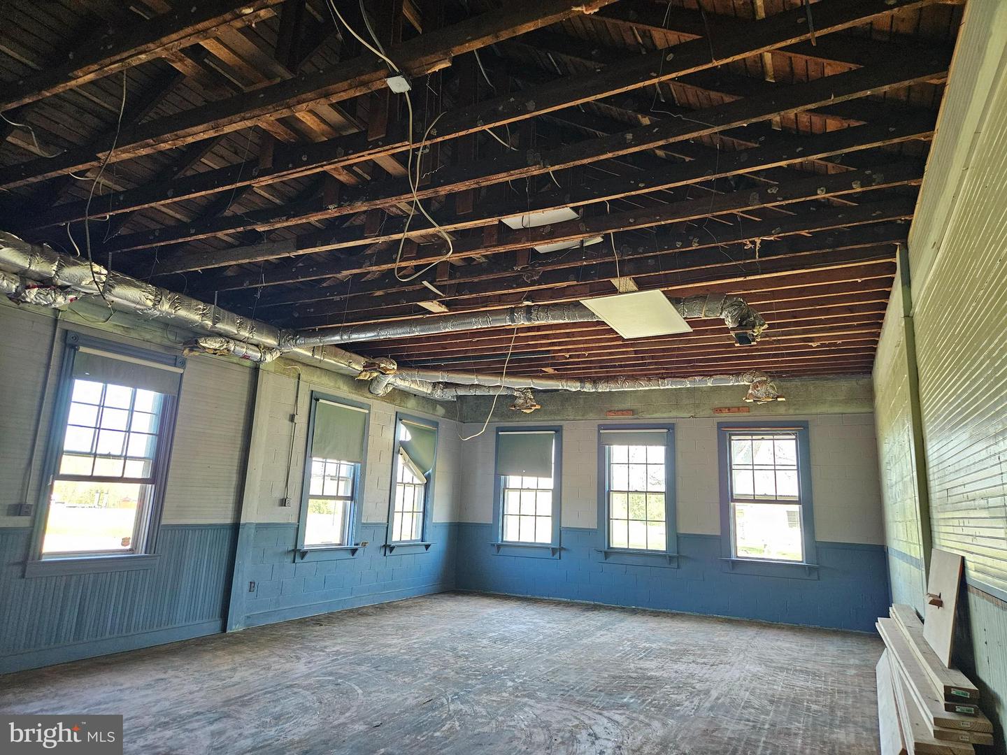 985 White Oak Rd Property Photo 11