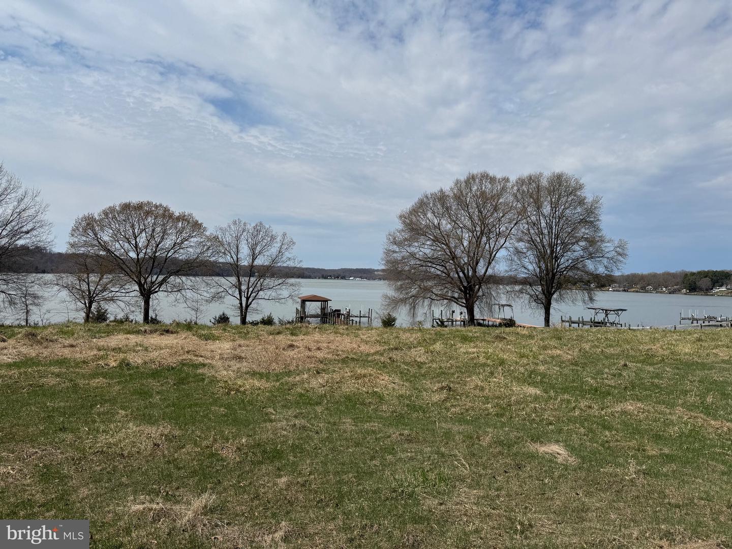 Shore Dr Property Photo 2