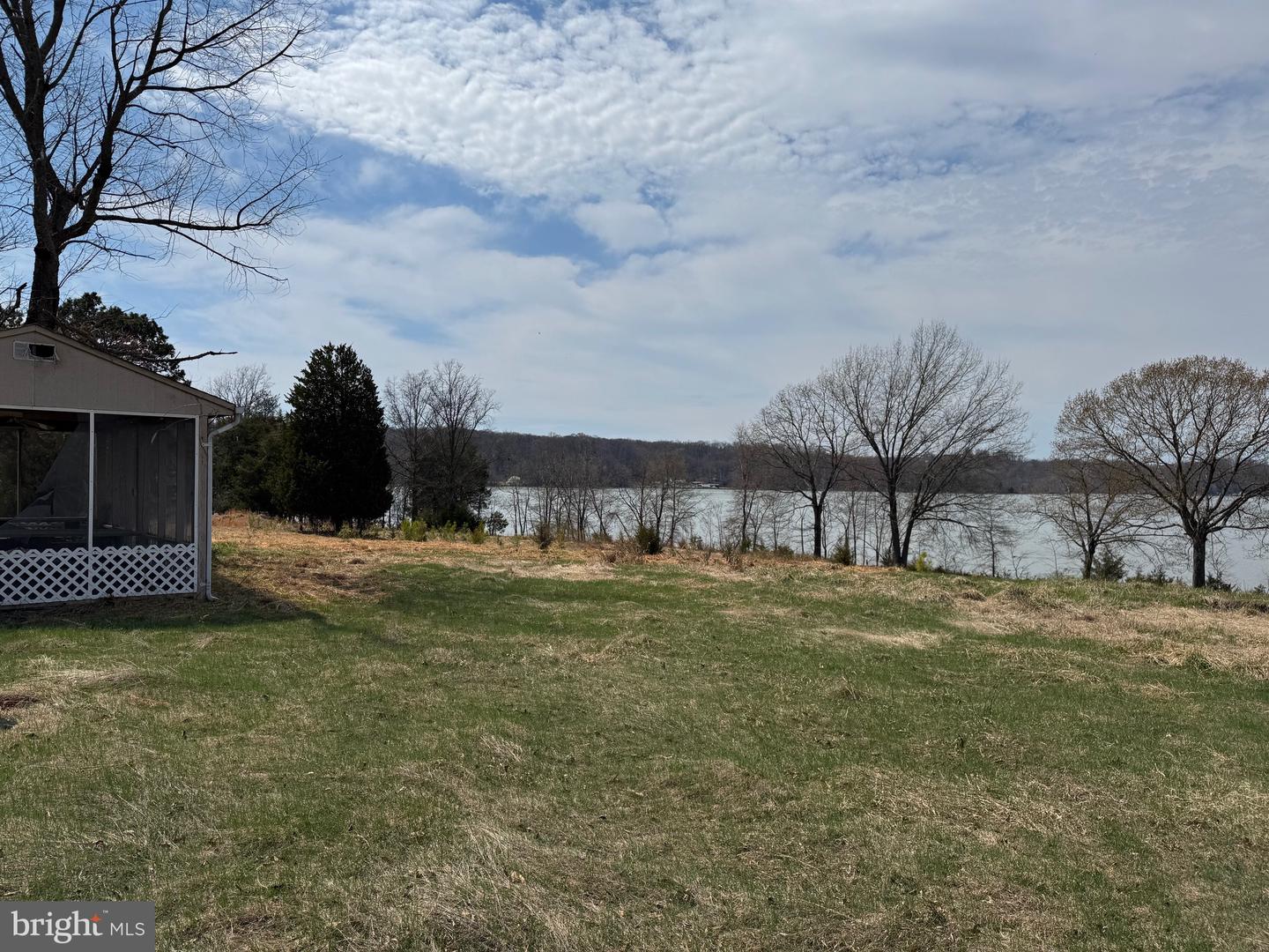 Shore Dr Property Photo 3