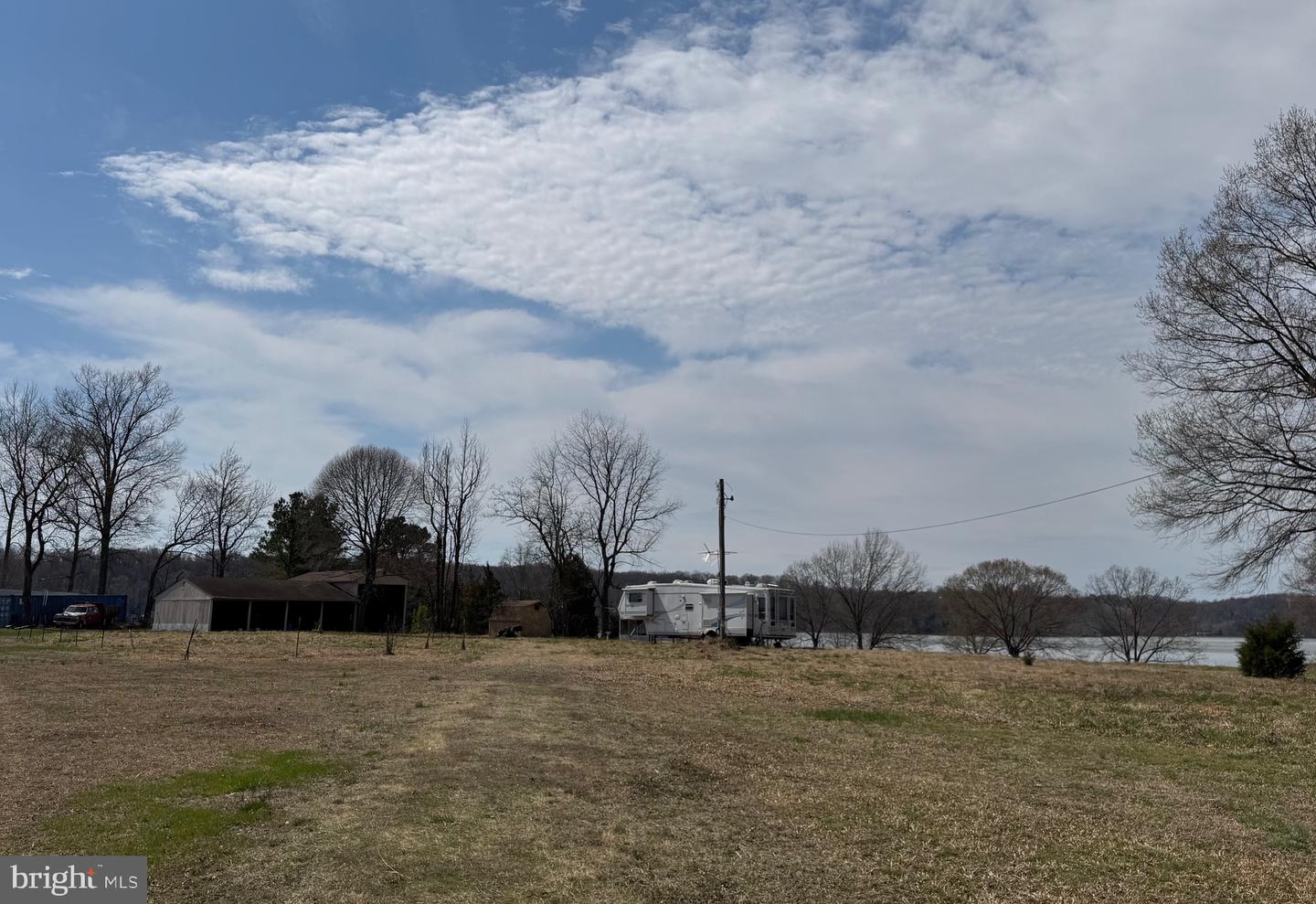 Shore Dr Property Photo 6