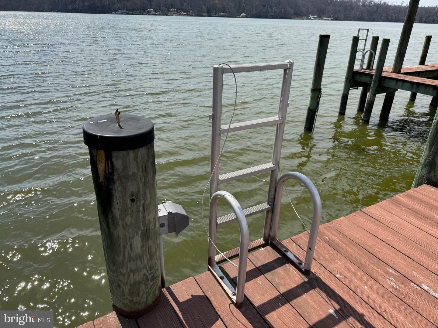 Shore Dr Property Photo 17