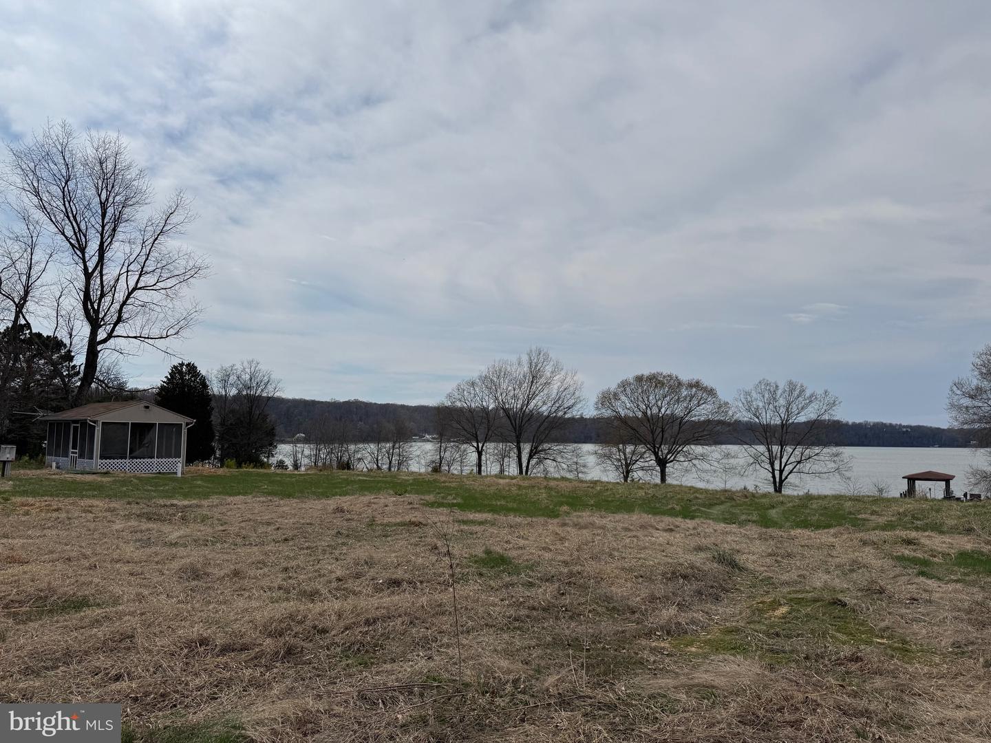 Shore Dr Property Photo 30