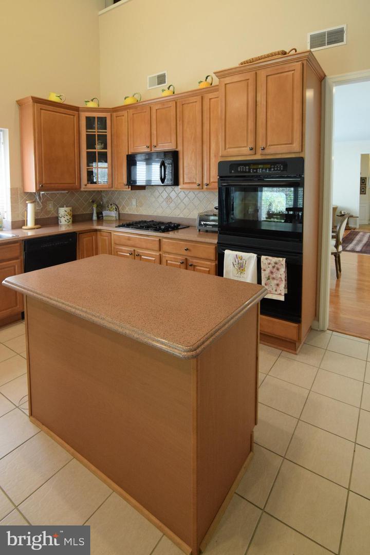 227 Smithfield Way Property Photo 11