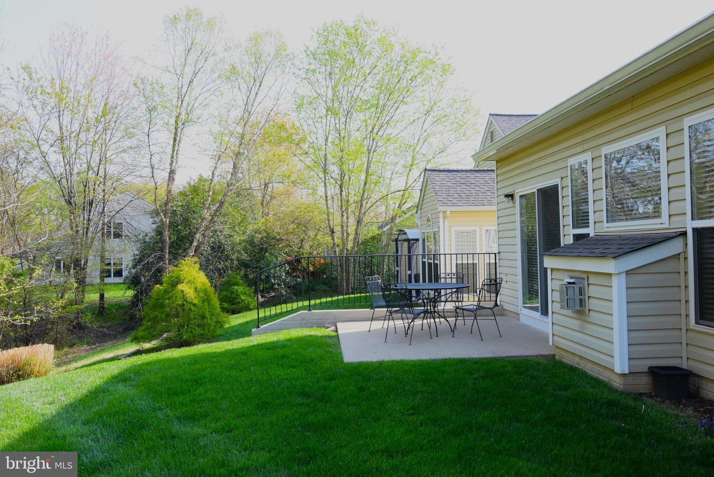 227 Smithfield Way Property Photo 28
