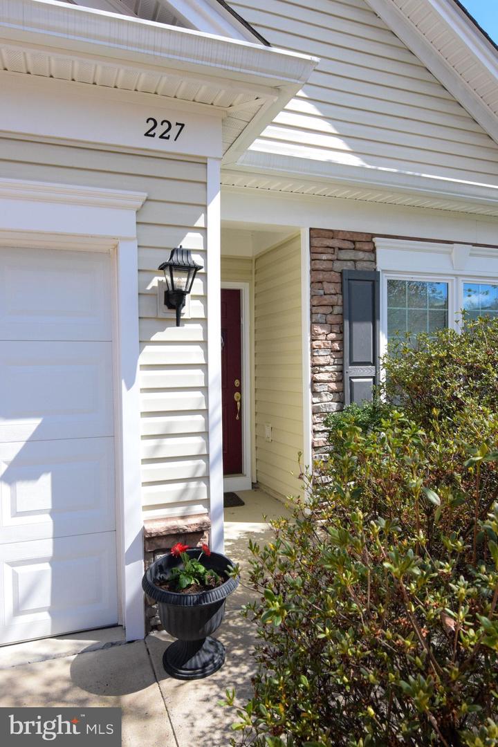 227 Smithfield Way Property Photo 33