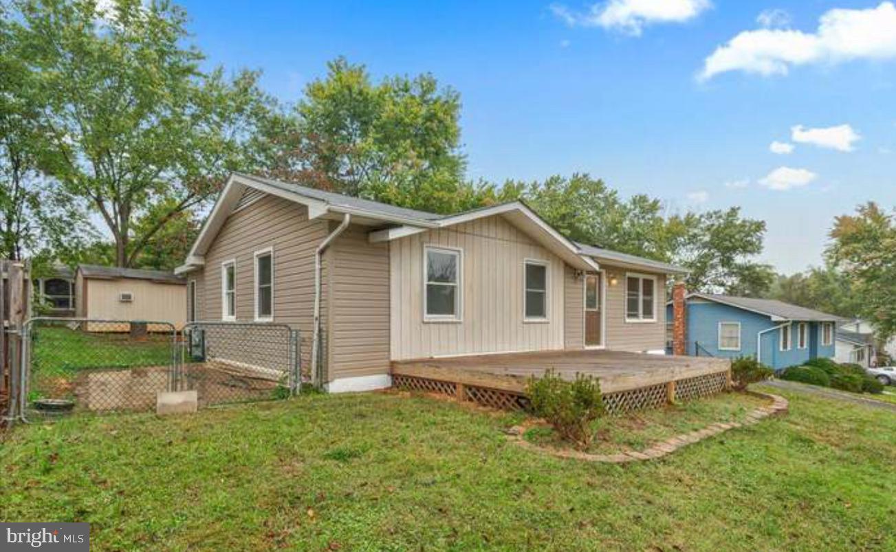222 Austin Dr Property Photo 4
