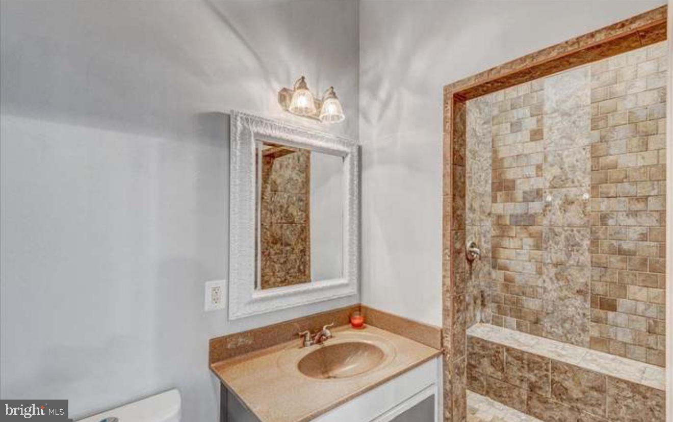 222 Austin Dr Property Photo 27