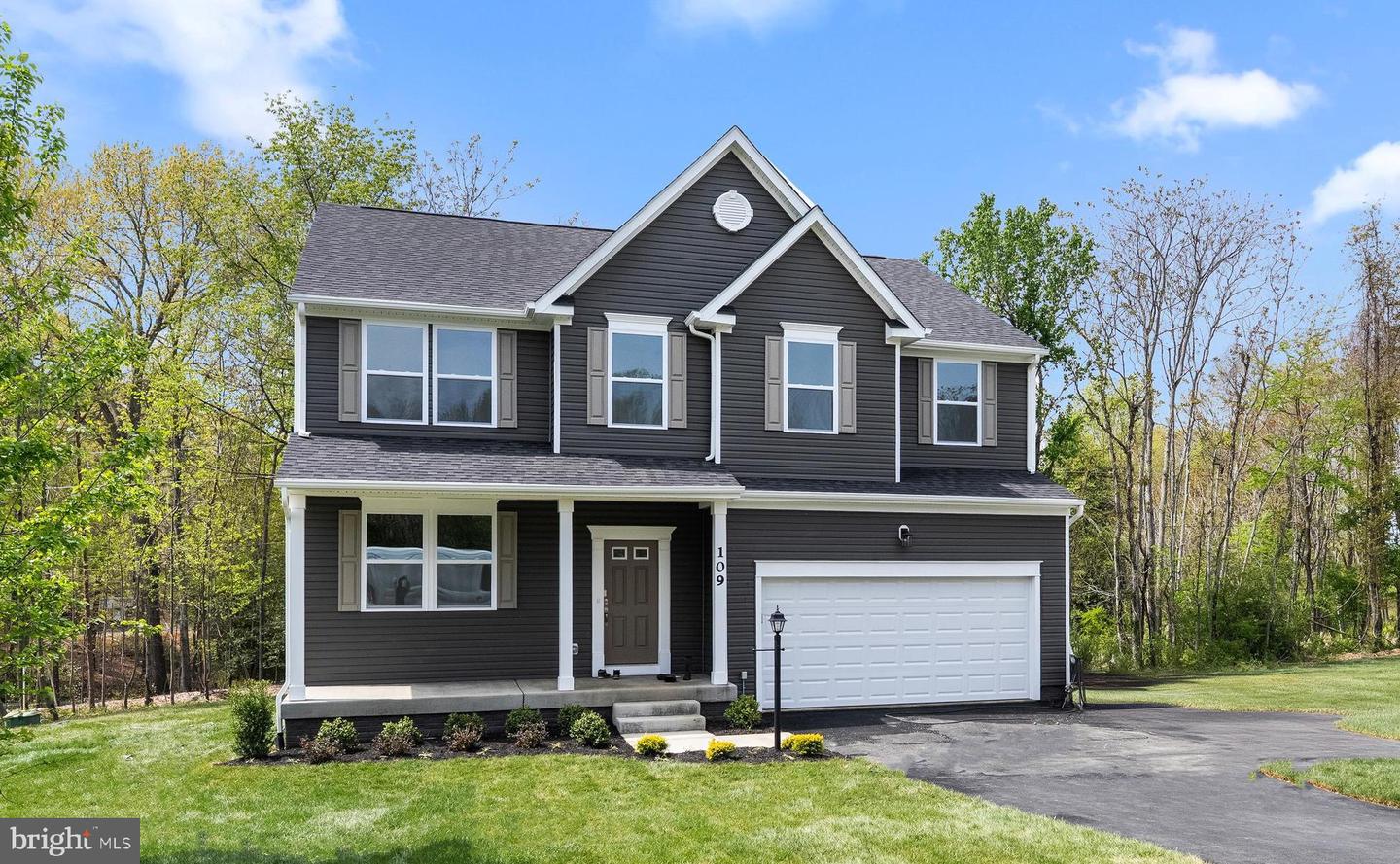 109 HILLSDALE DR Property Photo 1