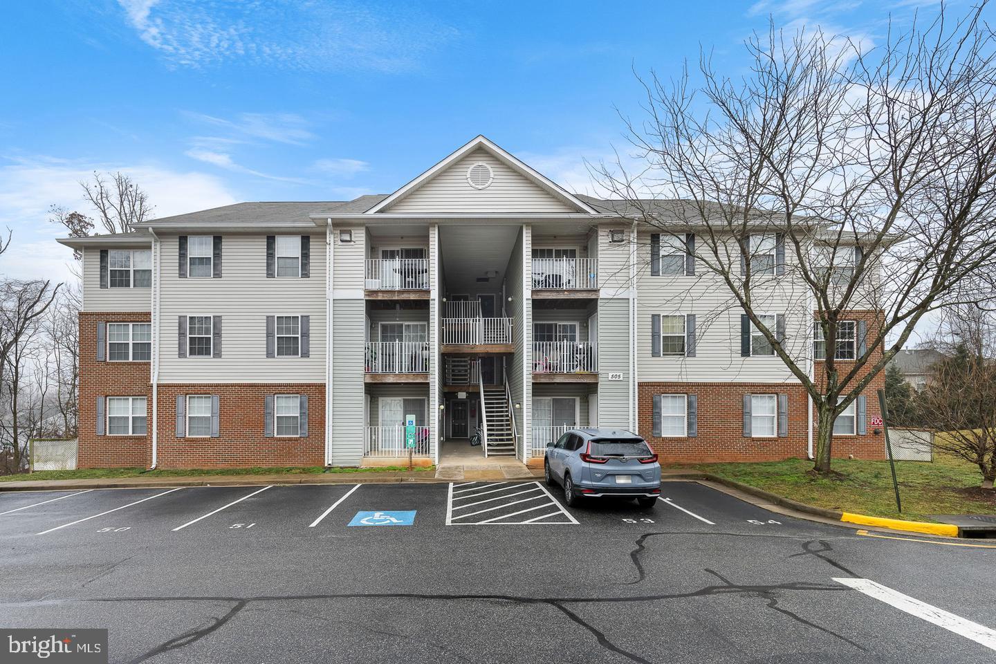 505 GARRISON WOODS DR #122