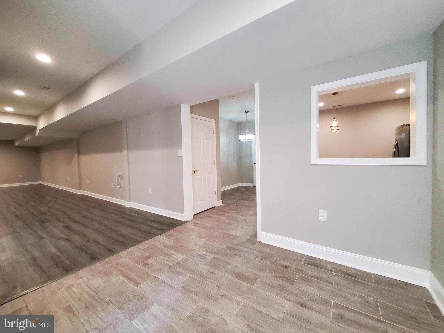 7 Pebble Beach Dr #basement Unit Property Photo 6