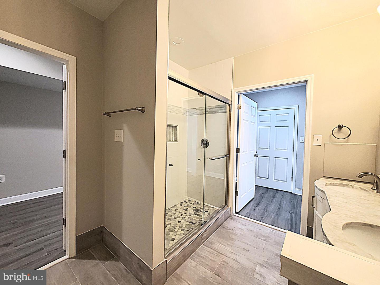 7 Pebble Beach Dr #basement Unit Property Photo 14