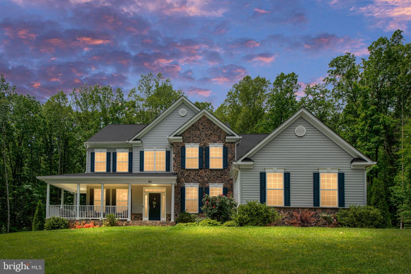 101 RICHWOOD CV