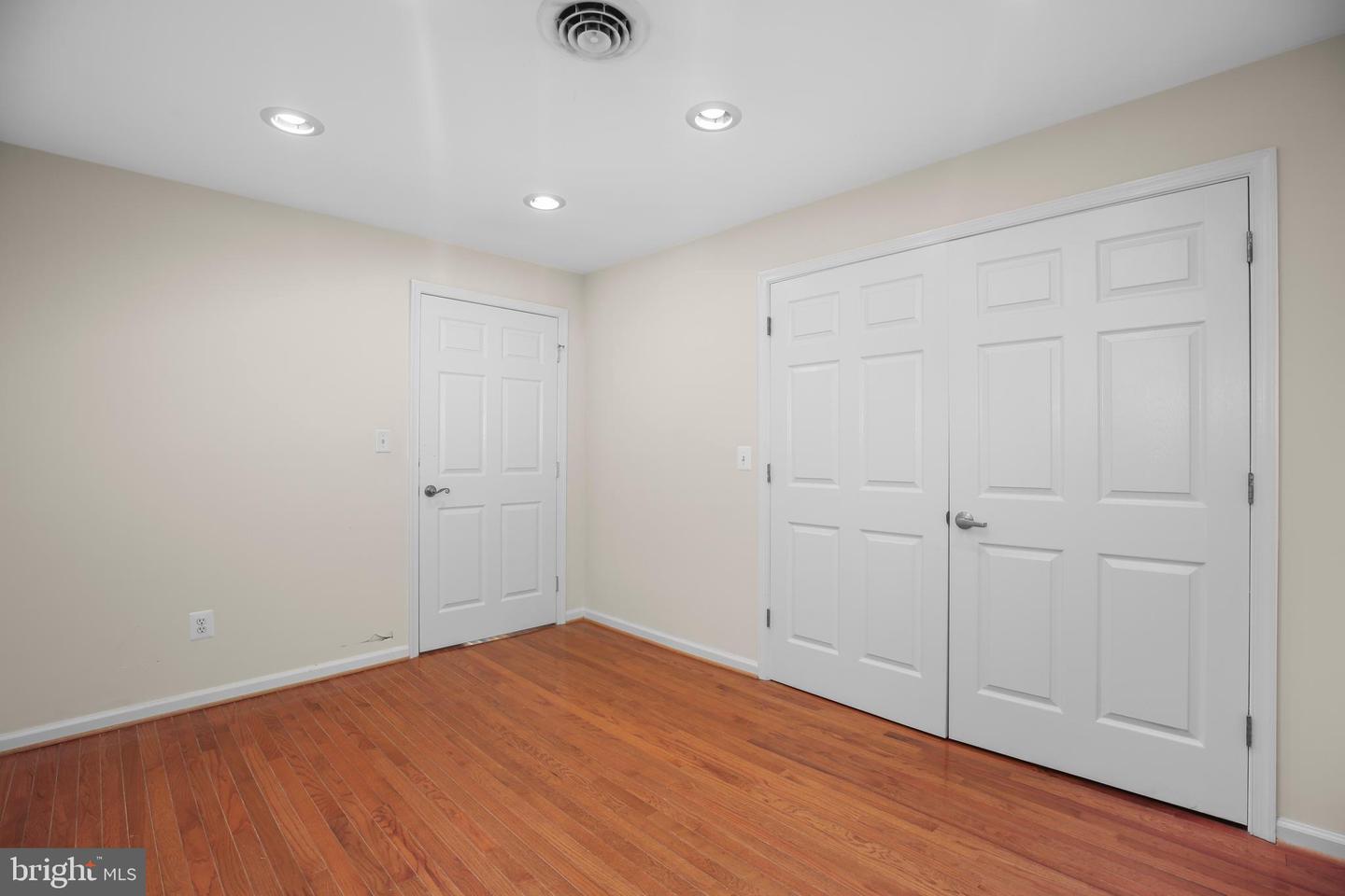 31-unit 107 Friendly Ct Property Photo 18