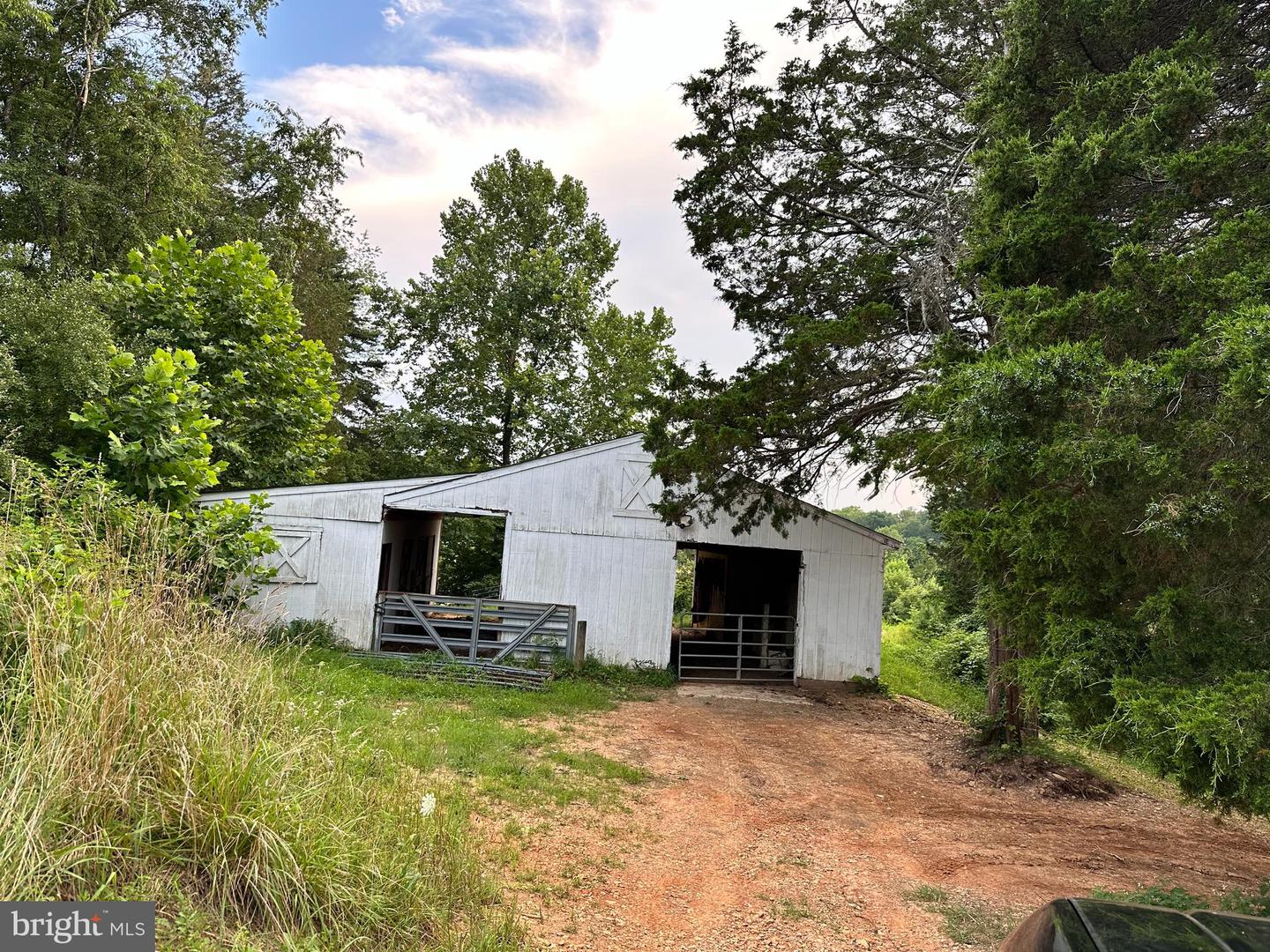 VAST2041382 Property Photo 2