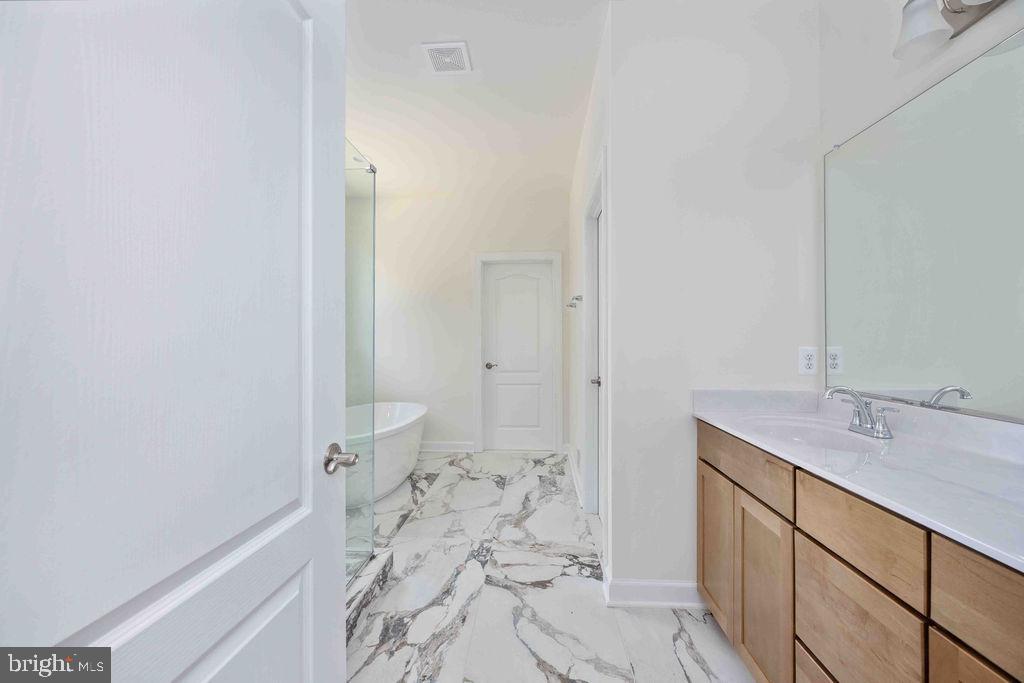 1036 Watchman Court Property Photo 16