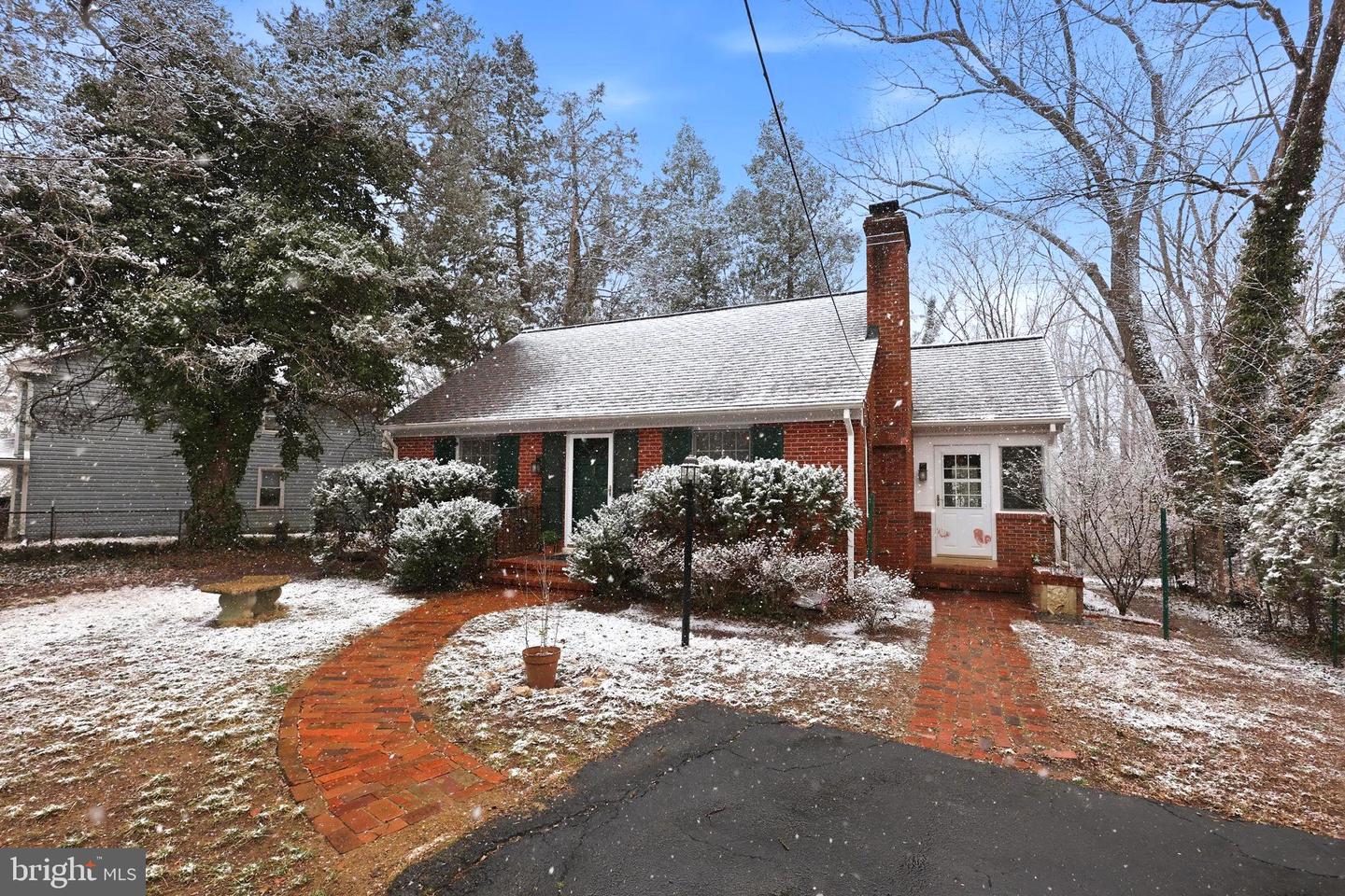 1007 Manning Dr Property Photo 1