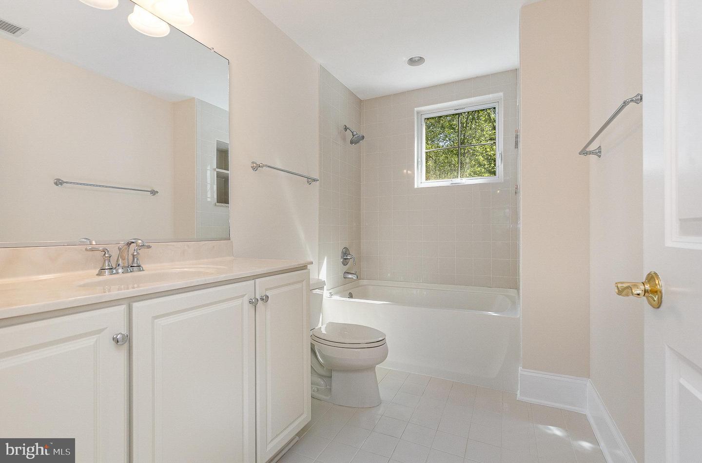 121 Marlborough Point Rd Property Photo 25