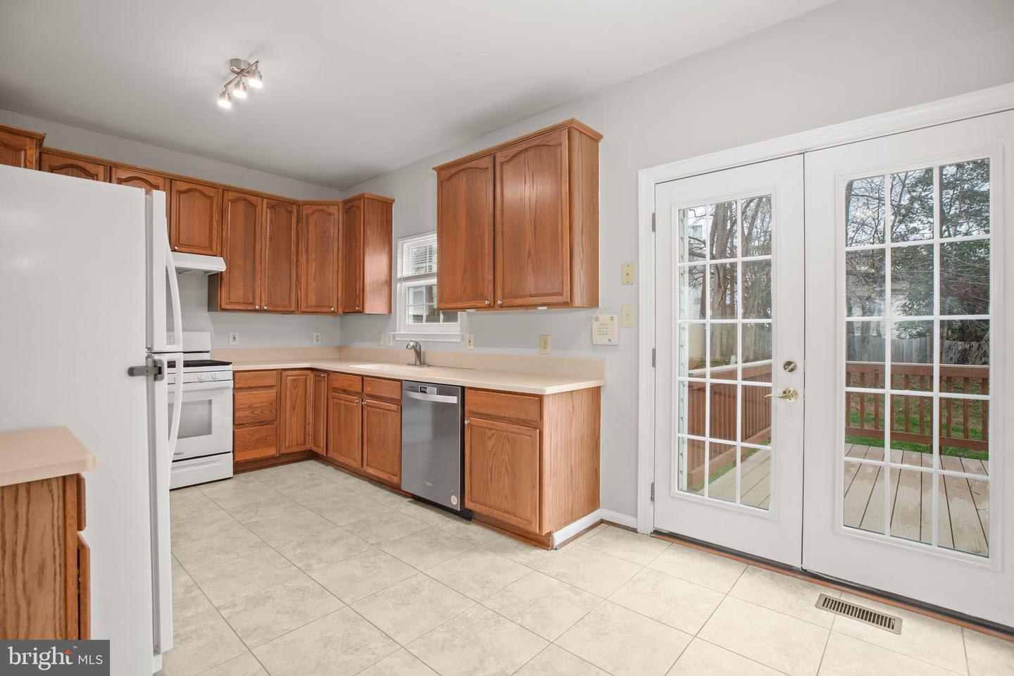 55 Catherine Ln Property Photo 15