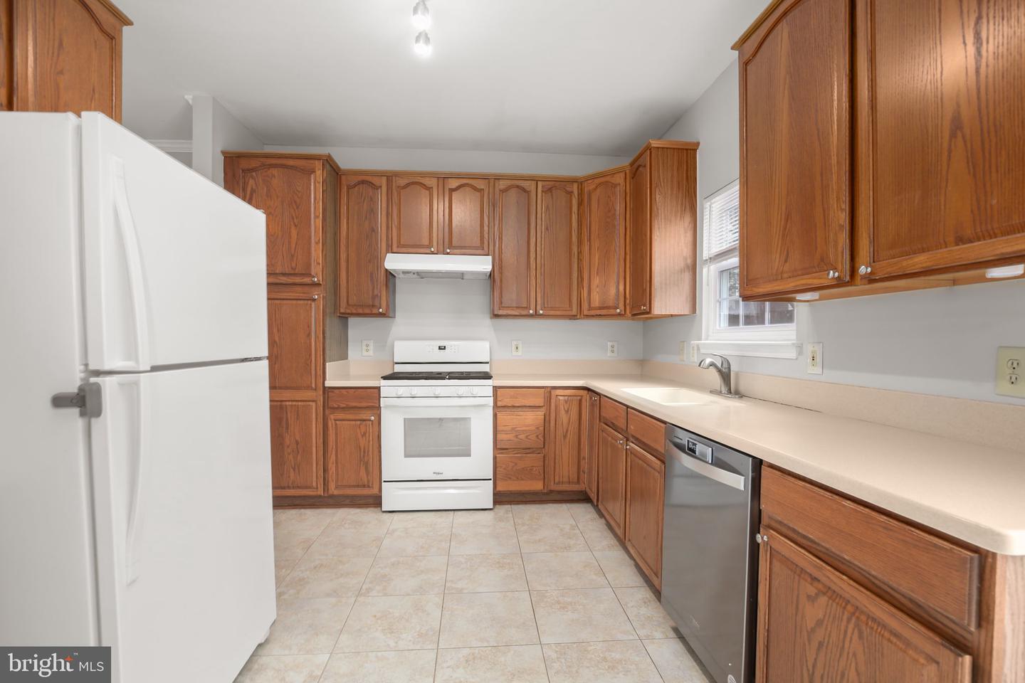 55 Catherine Ln Property Photo 17