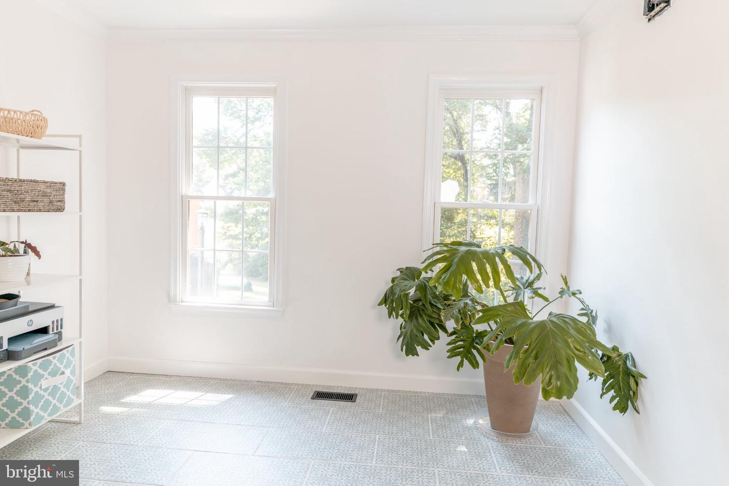 73 Village Grove Rd Property Photo 5