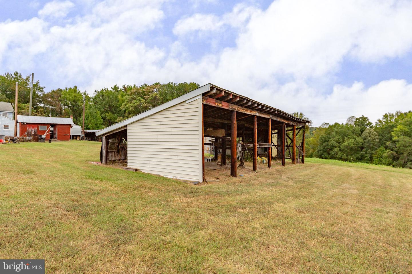 19 Berry Hill Ln Property Photo 41