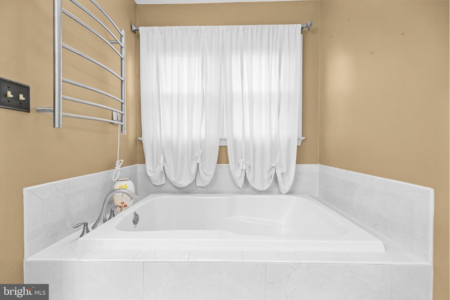 VAST2047580 Property Photo 38