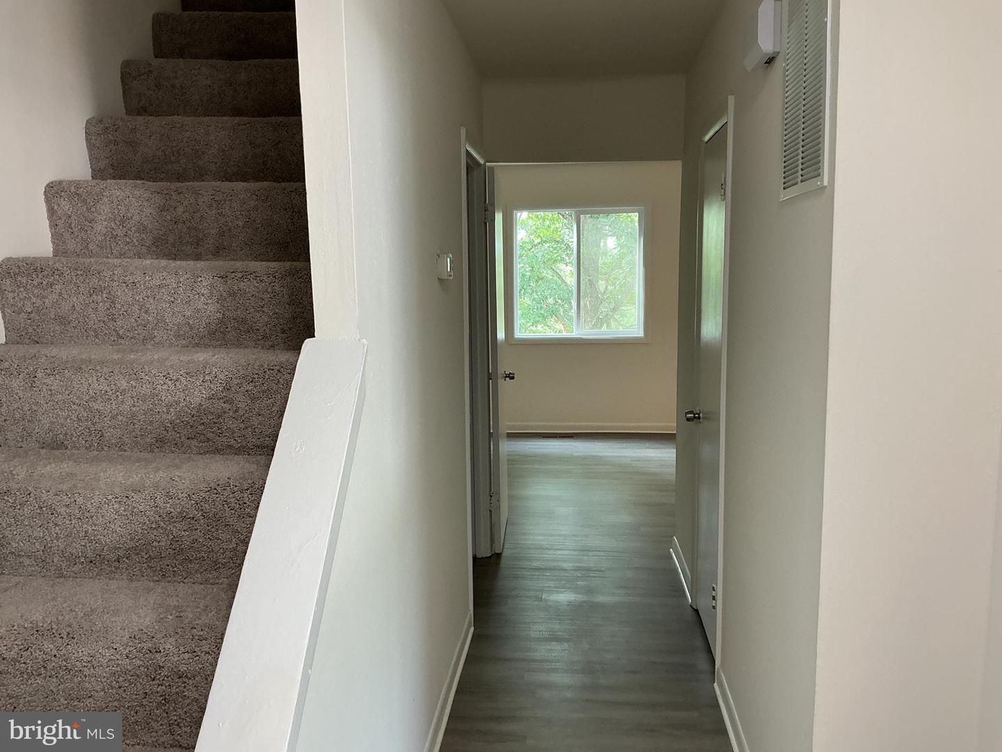 18 Wayside Ct Property Photo 3