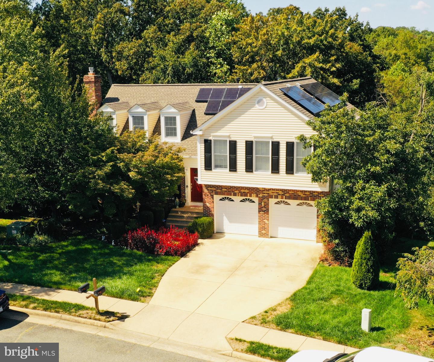 30 Bridgeport Cir Property Photo 1