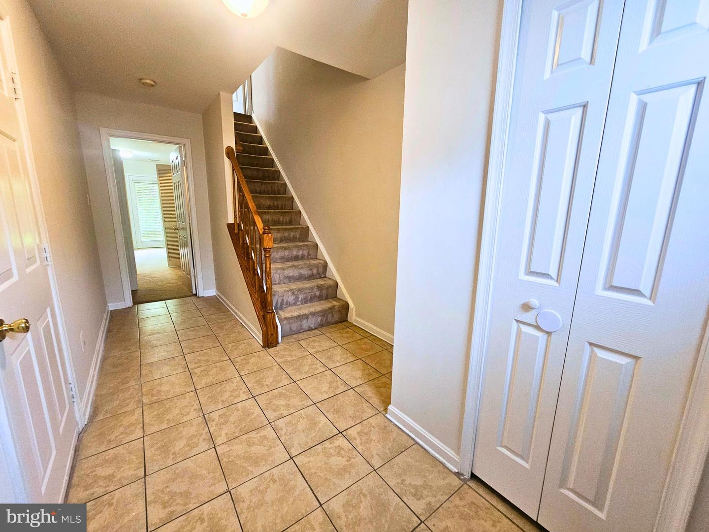 303 Dundee Pl Property Photo 2