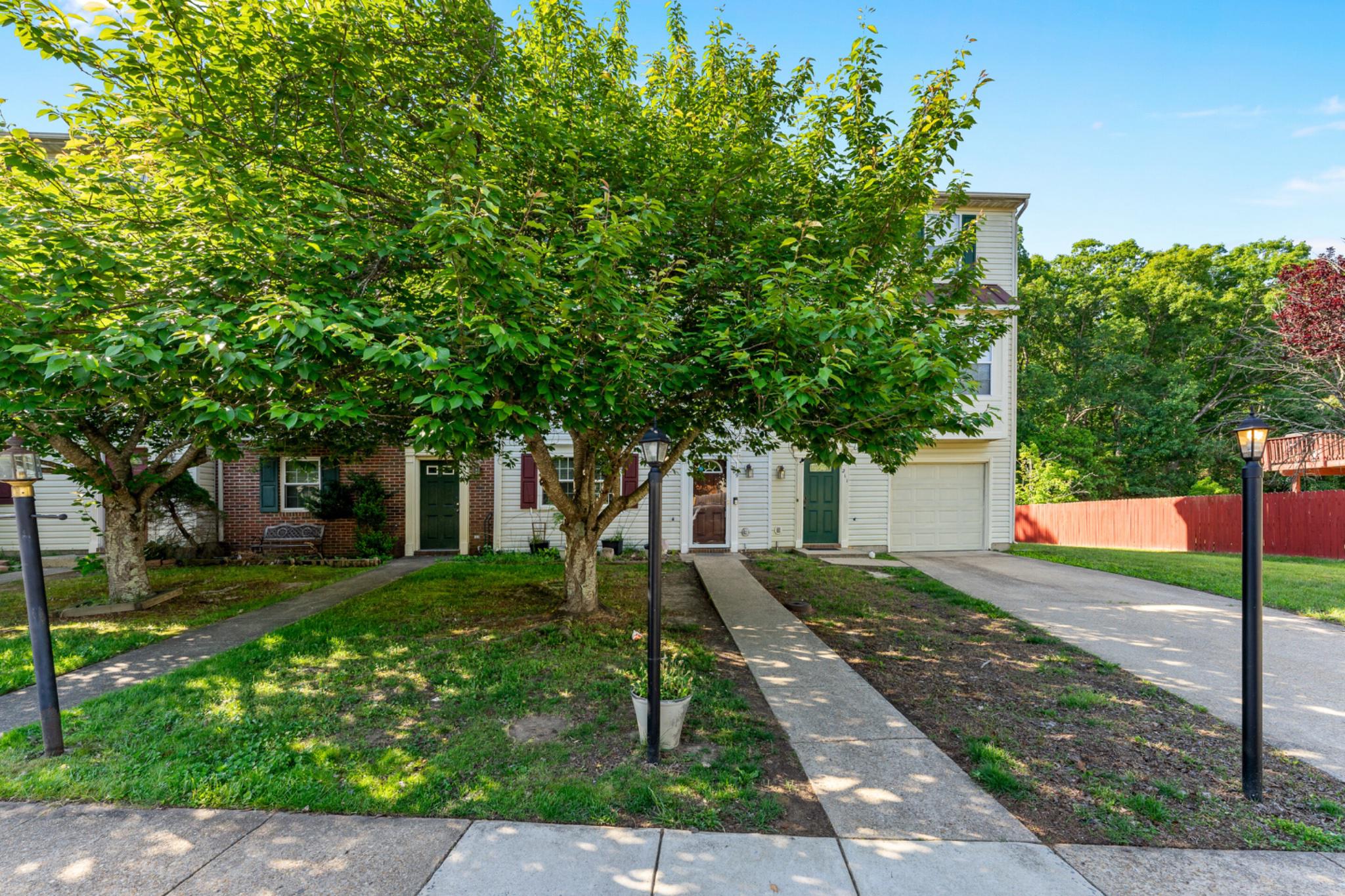 209 Clint Ln Property Photo 1