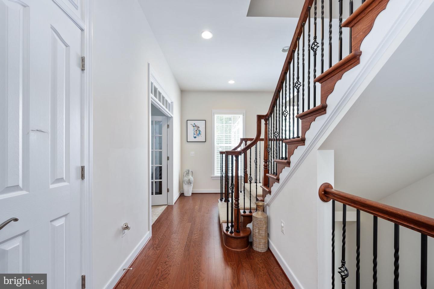 425 Wakerobin Dr Property Photo 28