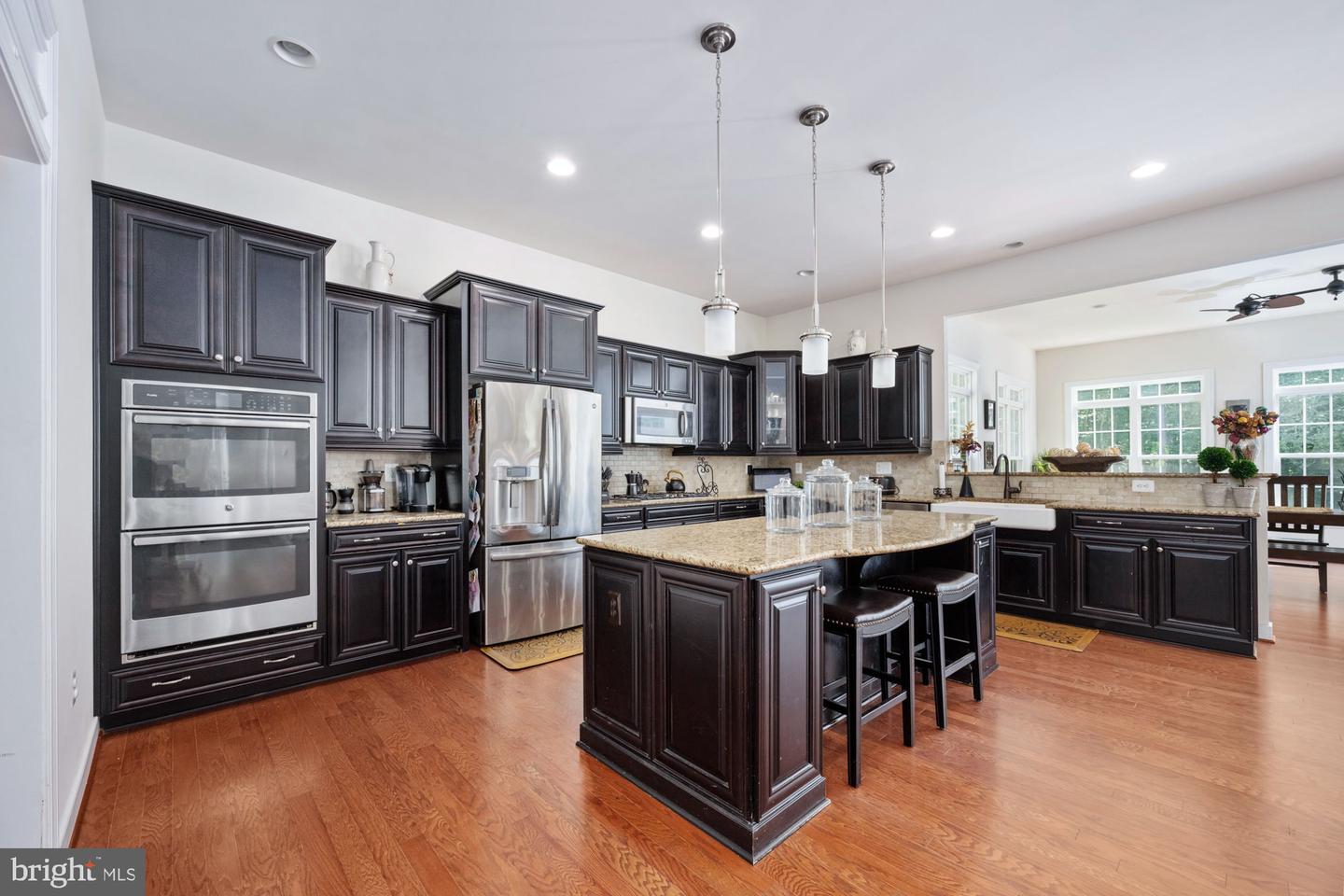 425 Wakerobin Dr Property Photo 35