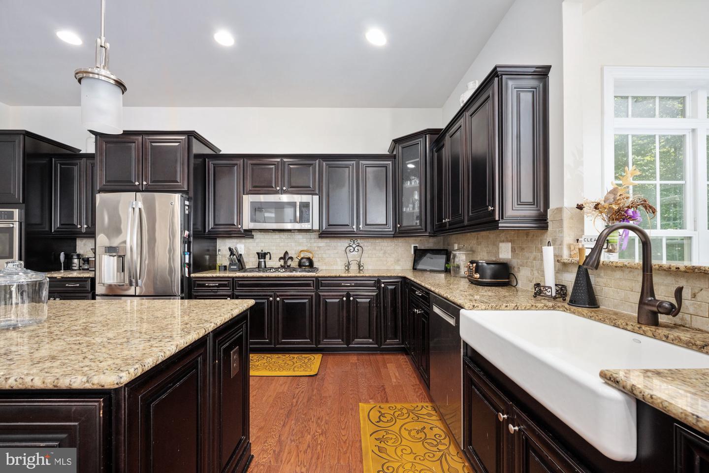 425 Wakerobin Dr Property Photo 39