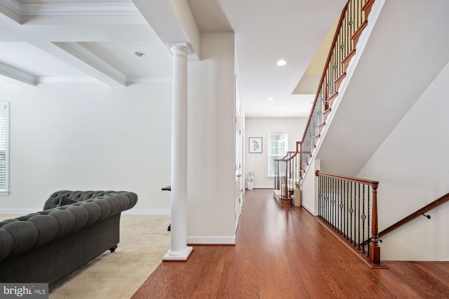 425 Wakerobin Dr Property Photo 44