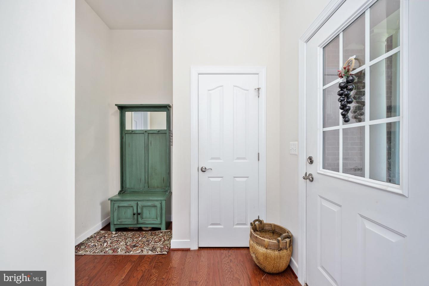 425 Wakerobin Dr Property Photo 45