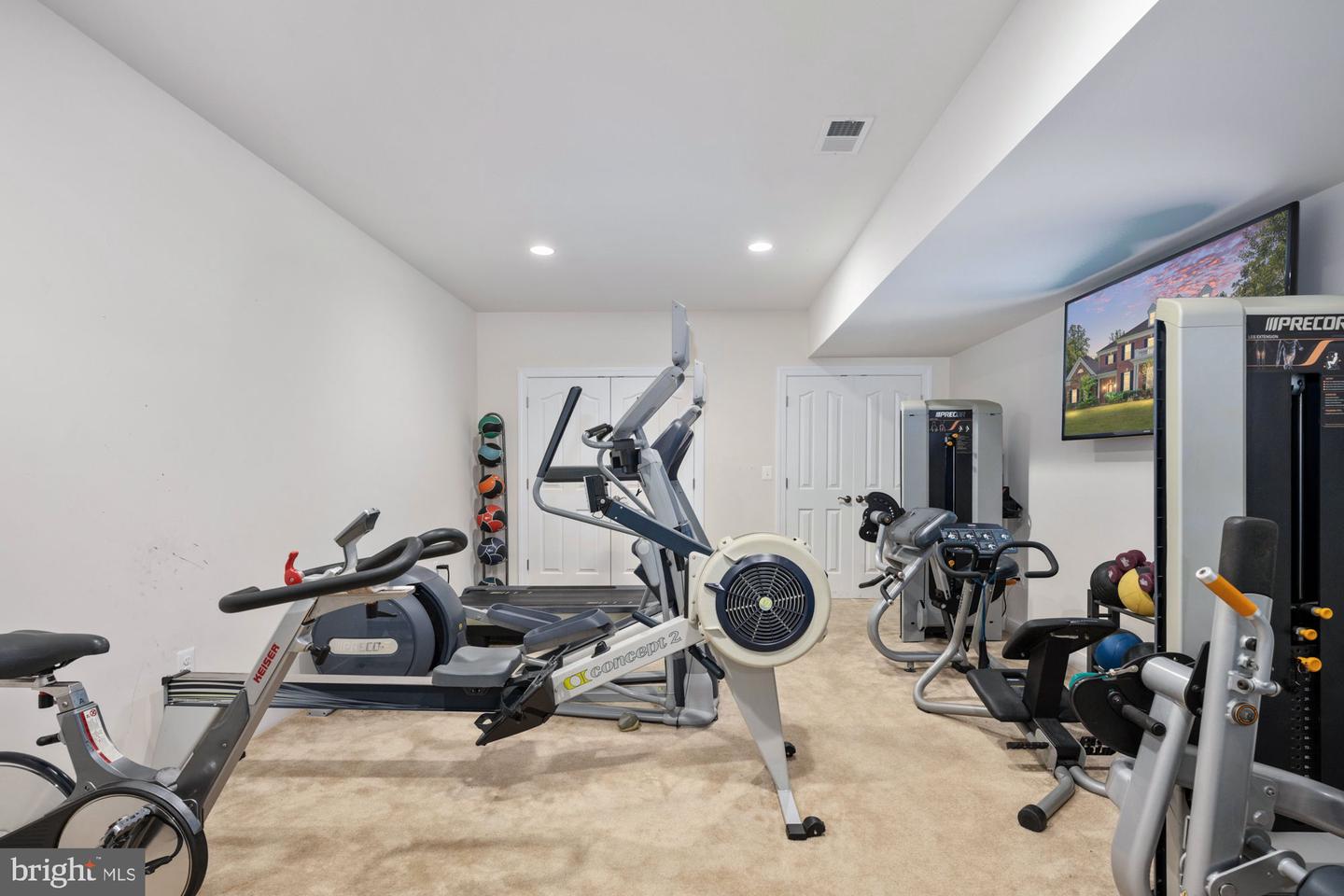 425 Wakerobin Dr Property Photo 73
