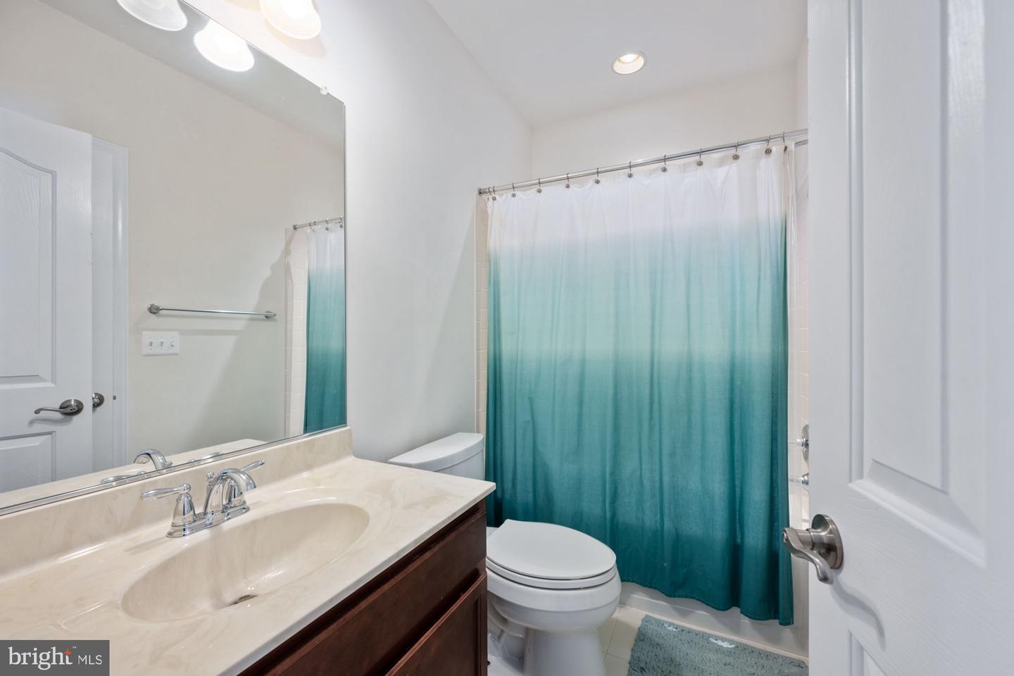 425 Wakerobin Dr Property Photo 82