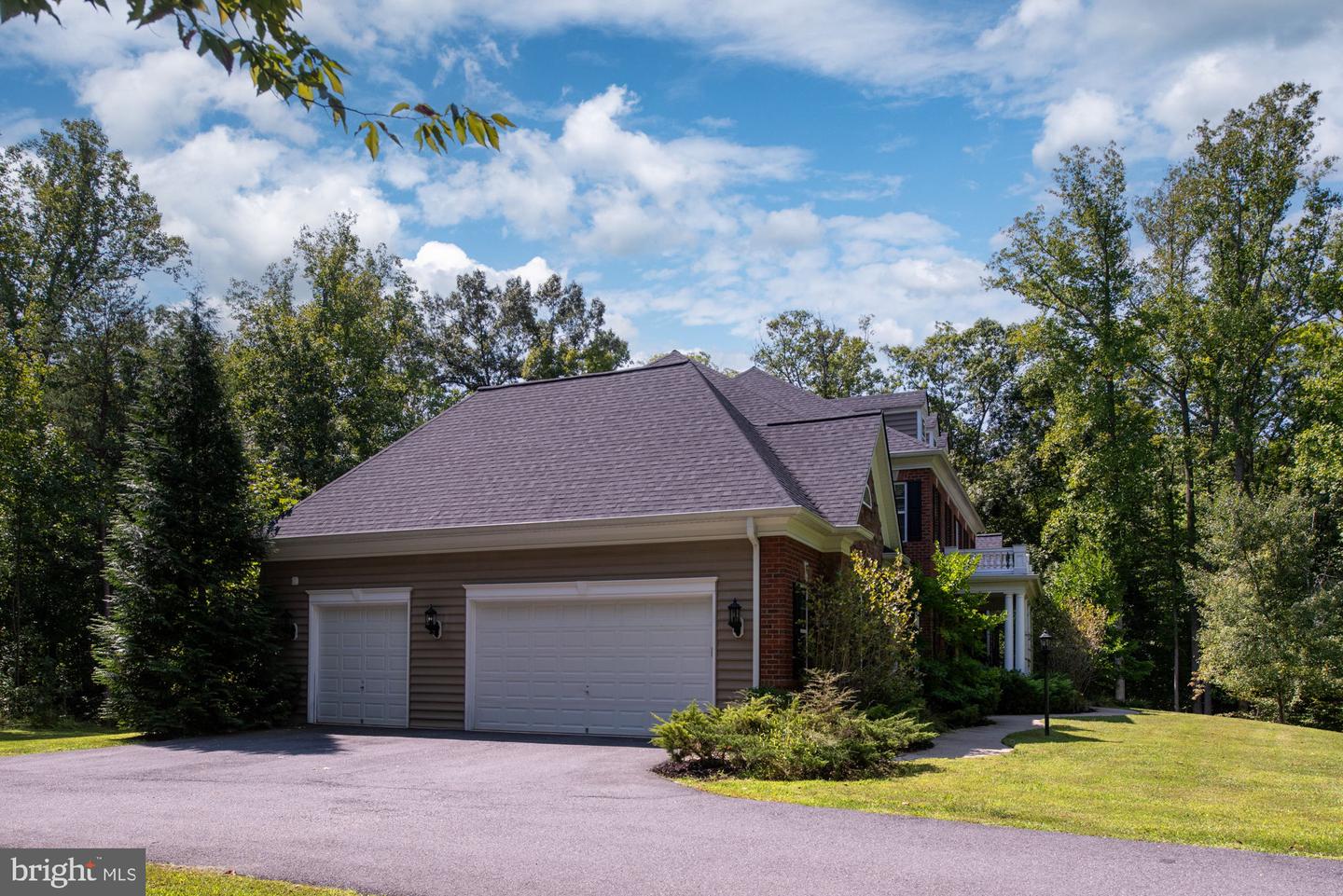 425 Wakerobin Dr Property Photo 85