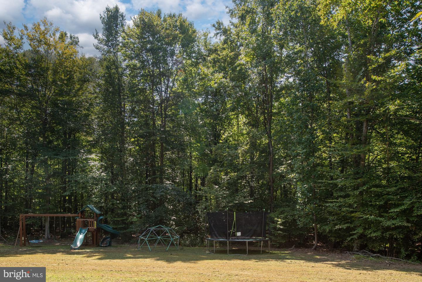 425 Wakerobin Dr Property Photo 99