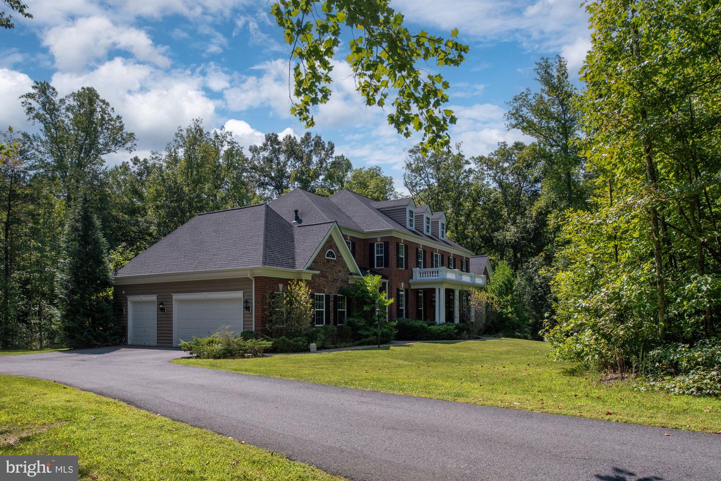 425 Wakerobin Dr Property Photo 111