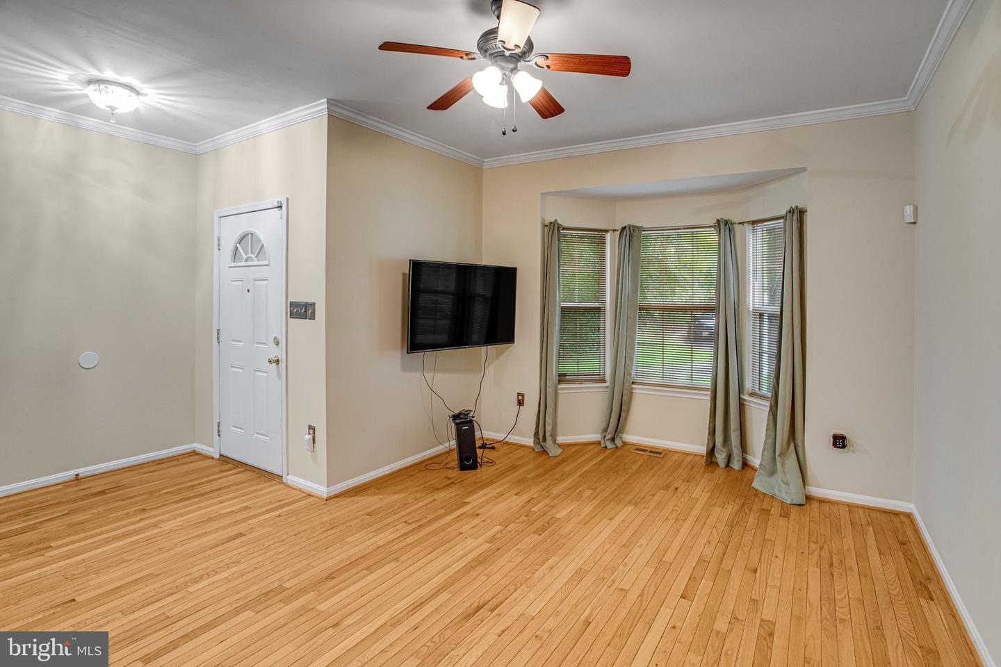 40 Catherine Ln Property Photo 3