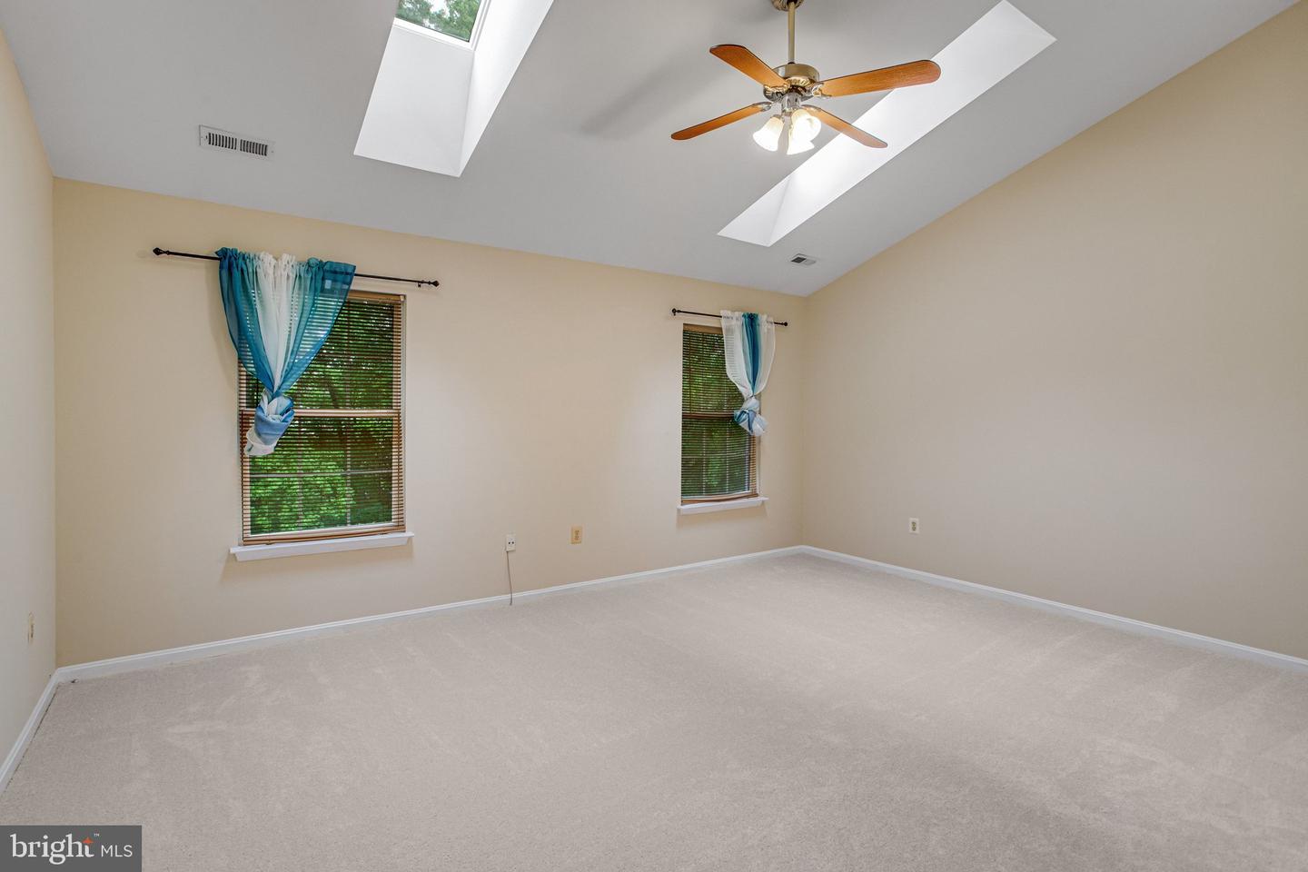 40 Catherine Ln Property Photo 17