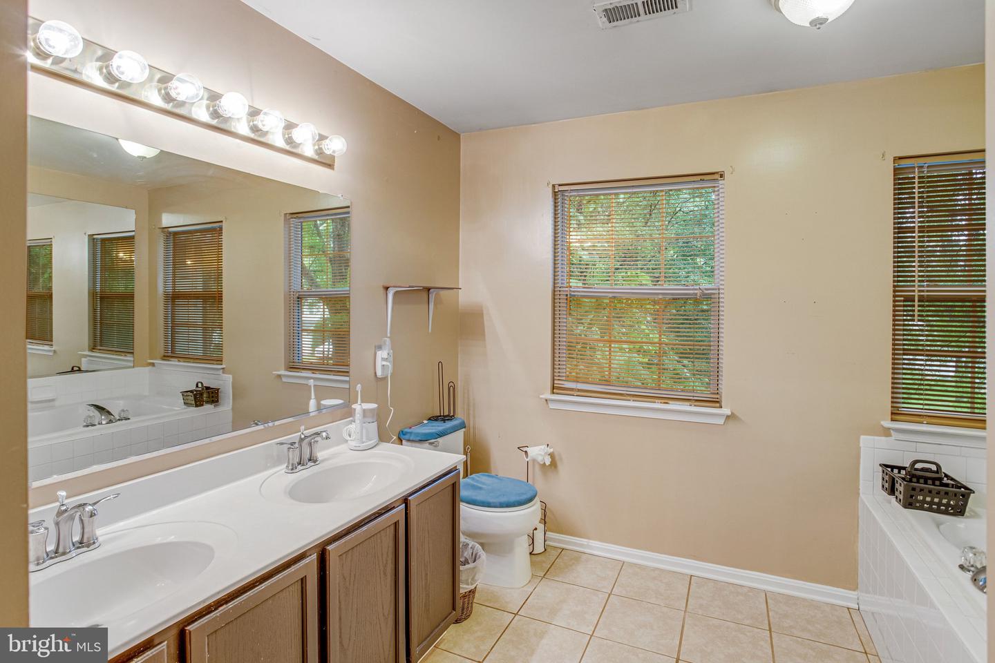 40 Catherine Ln Property Photo 21