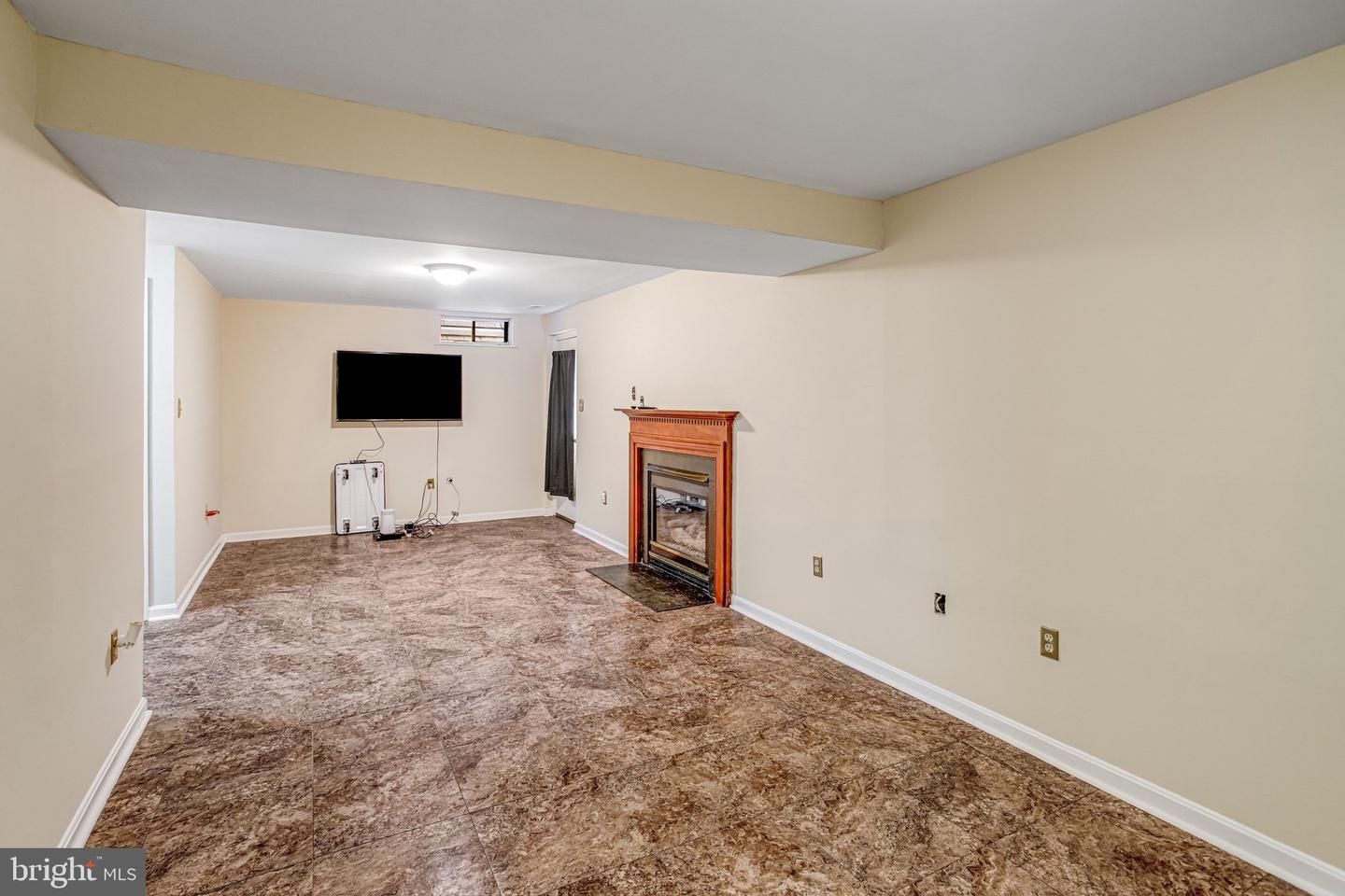 40 Catherine Ln Property Photo 33
