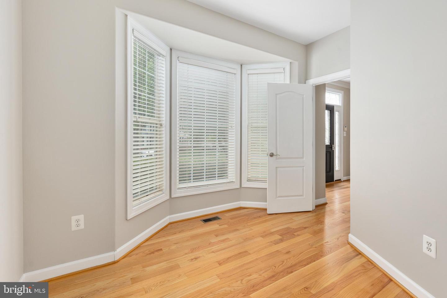 6 Toliver Ln Property Photo 10