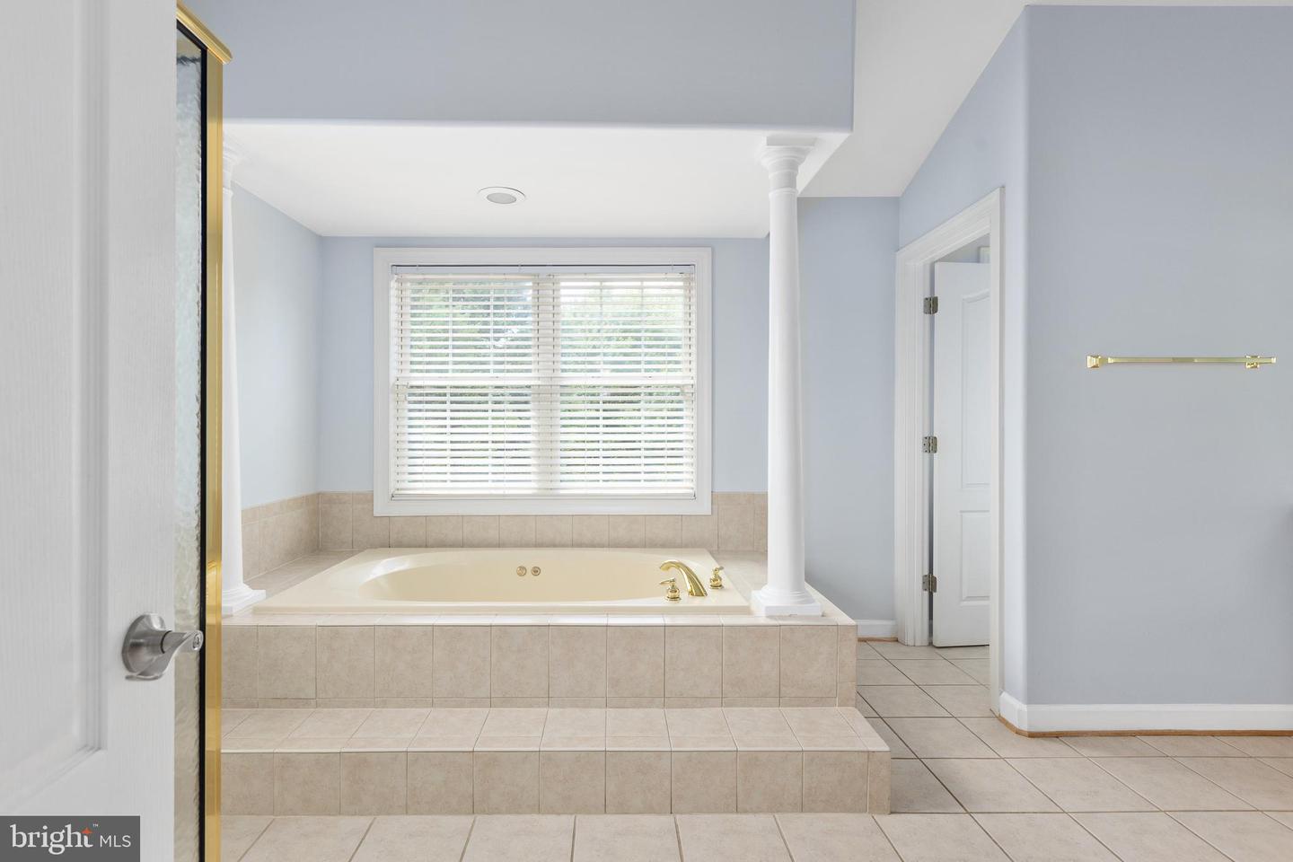6 Toliver Ln Property Photo 36