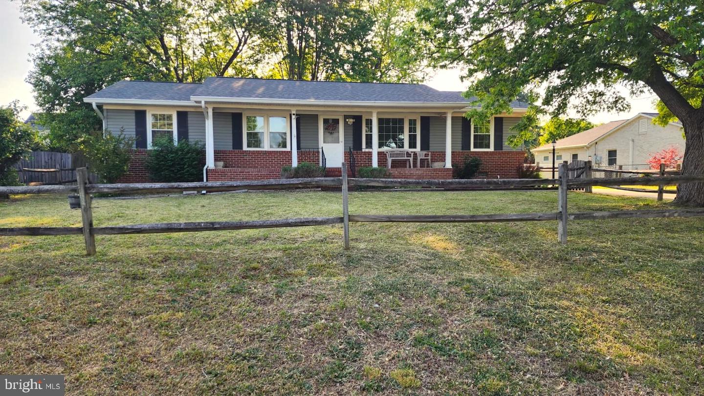 913 EASTERN VIEW DR Property Photo 1