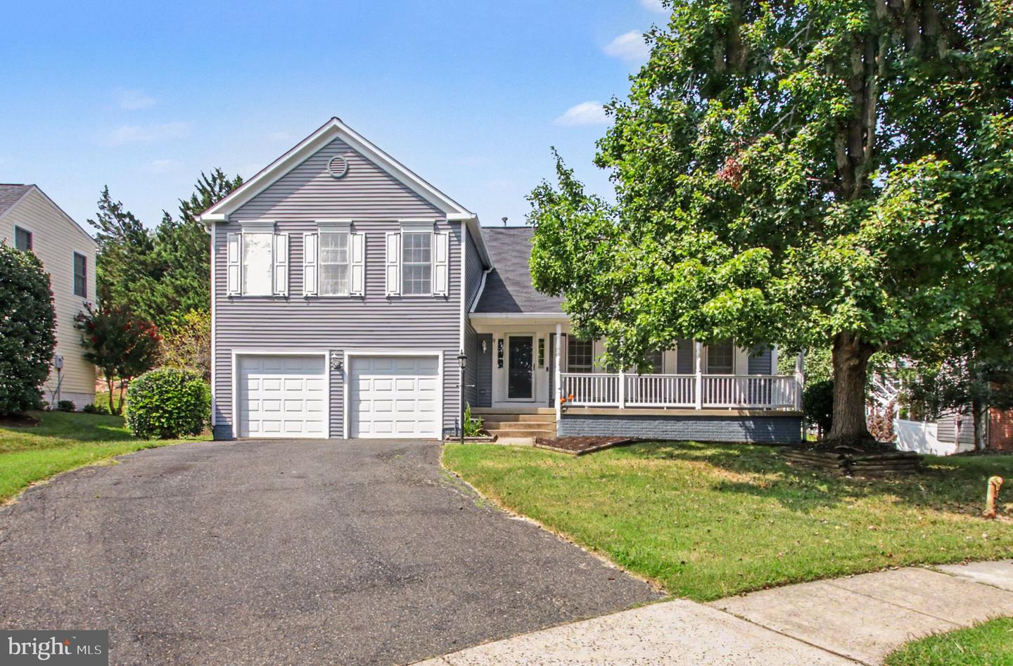 17 Sydney Ln Property Photo 2