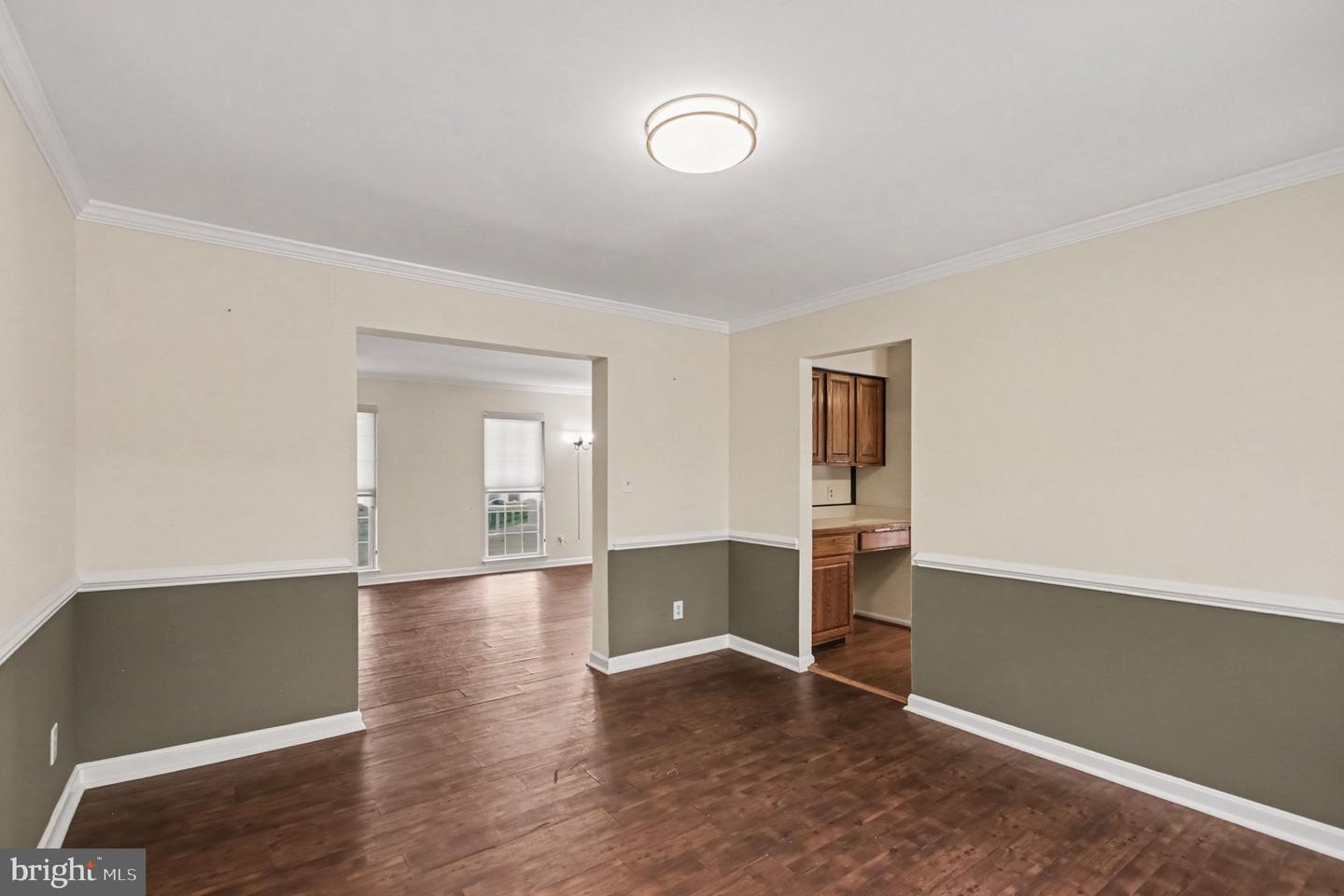 17 Sydney Ln Property Photo 6