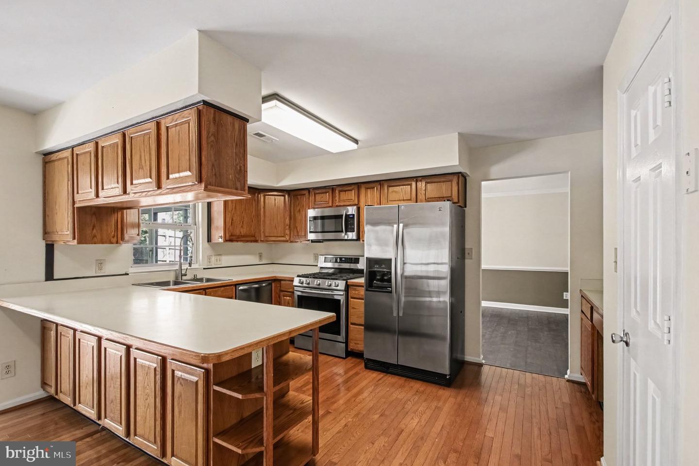 17 Sydney Ln Property Photo 10